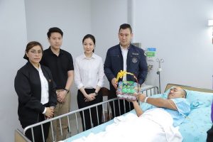 “หม่อมเต่า มอบหมายดวงฤทธิ์ ผู้ช่วยรัฐมนตรีประจำกระทรวงแรงงาน ลงพื้นที่ประสานงานดูแลลูกจ้างผู้ประกันตนที่ได้รับบาดเจ็บและเสียชีวิตจากเหตุกราดยิงในโคราช ด่วน