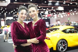 พบกับพริตตี้สาวสวยวิถีใหม่ แถมโปรฯ รถถูกใจ “ใหม่ถูกดี”