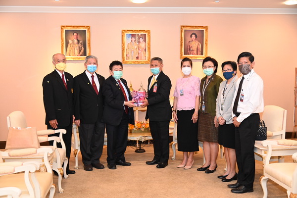 มูลนิธิป่อเต็กตึ๊ง ส่งความสุข กระตุ้นเยาวชนวิถีใหม่ (ยุค New Normal)