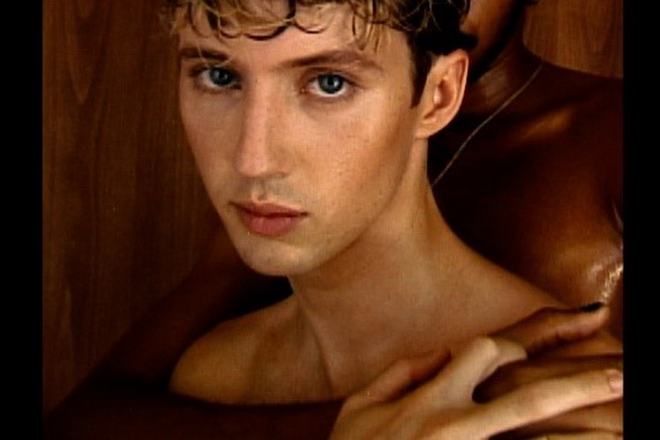 “Troye Sivan”